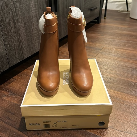 MICHAEL Michael Kors Shoes - MICHAEL Michael Kors NWT Parker Platform Bootie Leather/ Empire MK Charm.